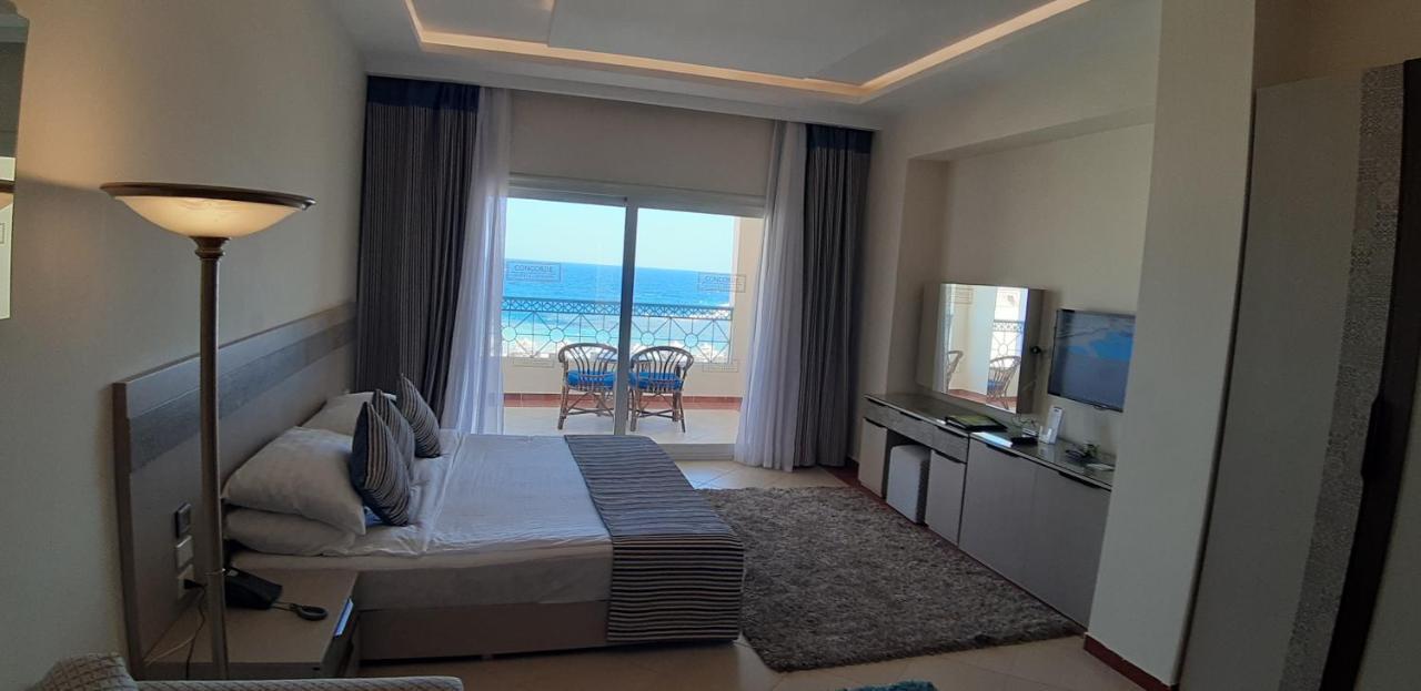 Deluxe Family room Beach Front View