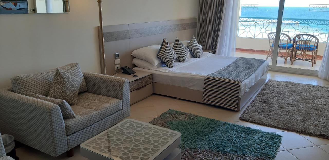 Deluxe Family room Beach Front View