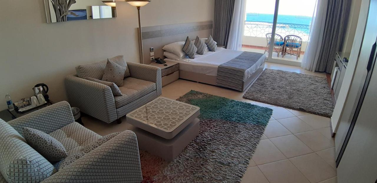 Deluxe Family room Beach Front View