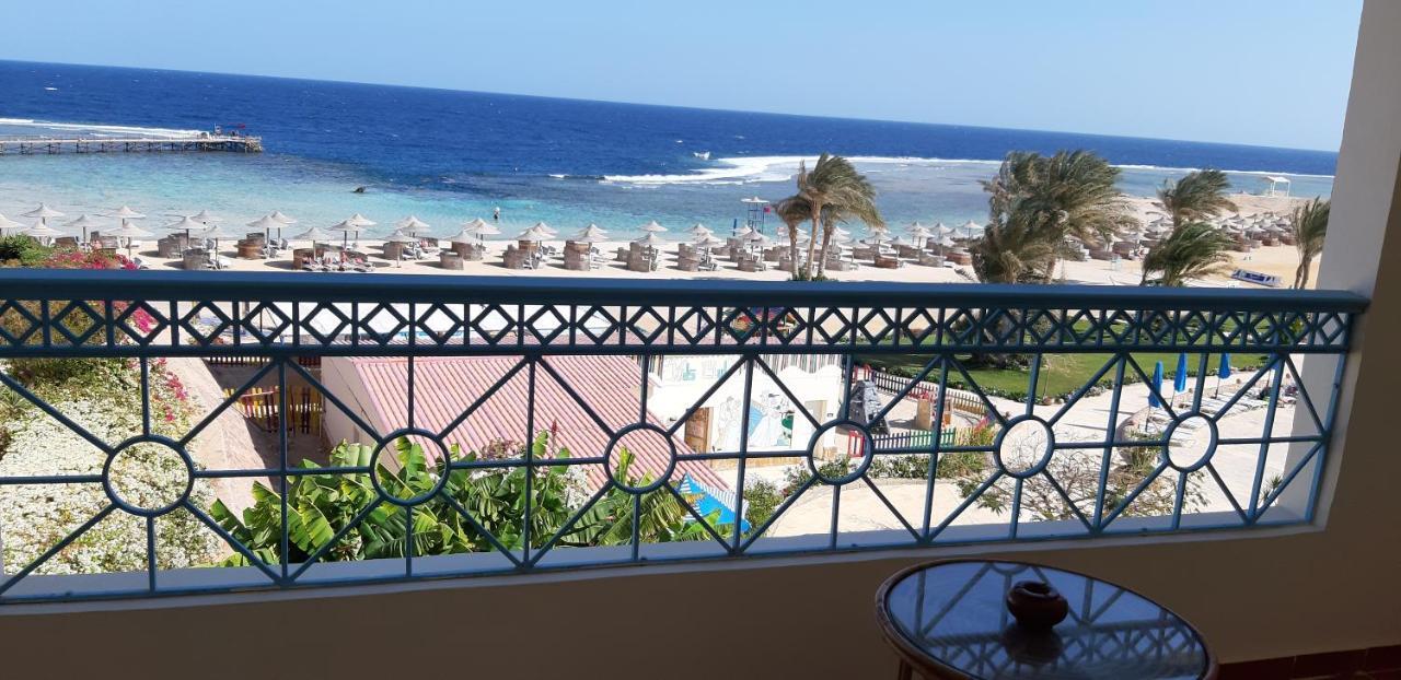 Deluxe Family room Beach Front View